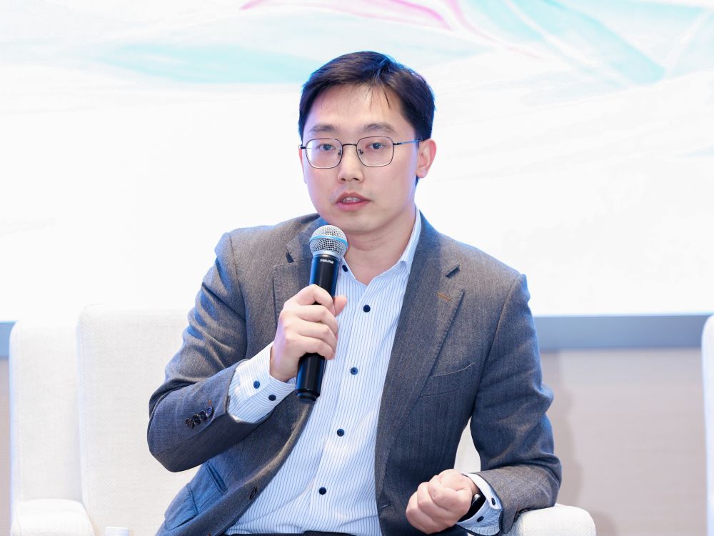 杨浩-压缩.jpg 杨浩-压缩.jpg